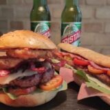 Dos sándwich y dos cervezas